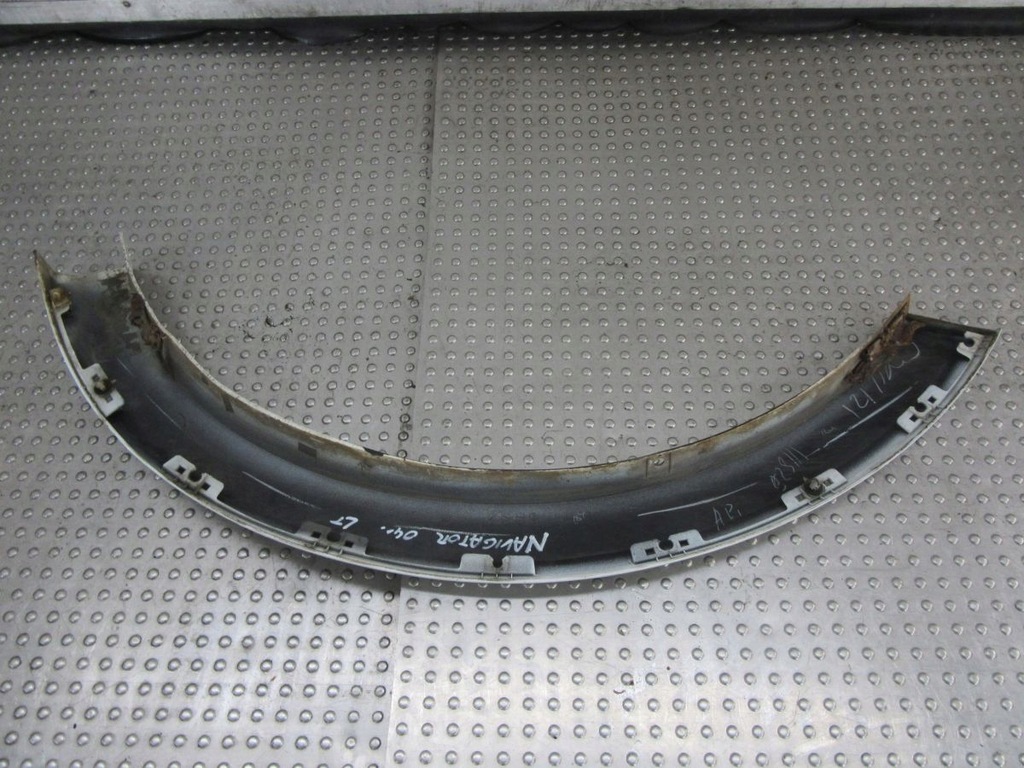 фото №5, Navigator ii 04 молдинг накладка крыла левая задняя