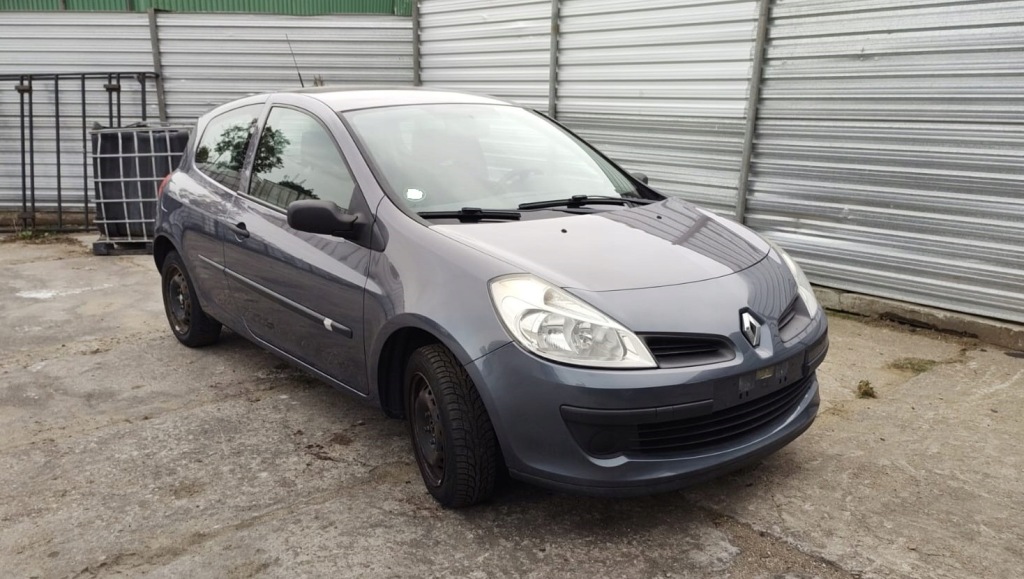 фото №6, Кронштейн крила праве перед renault clio iii