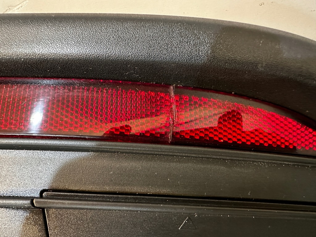 фото №9, Porsche taycan 9j 9j1 бампер задня спойлер dół накладка 9j1807983f