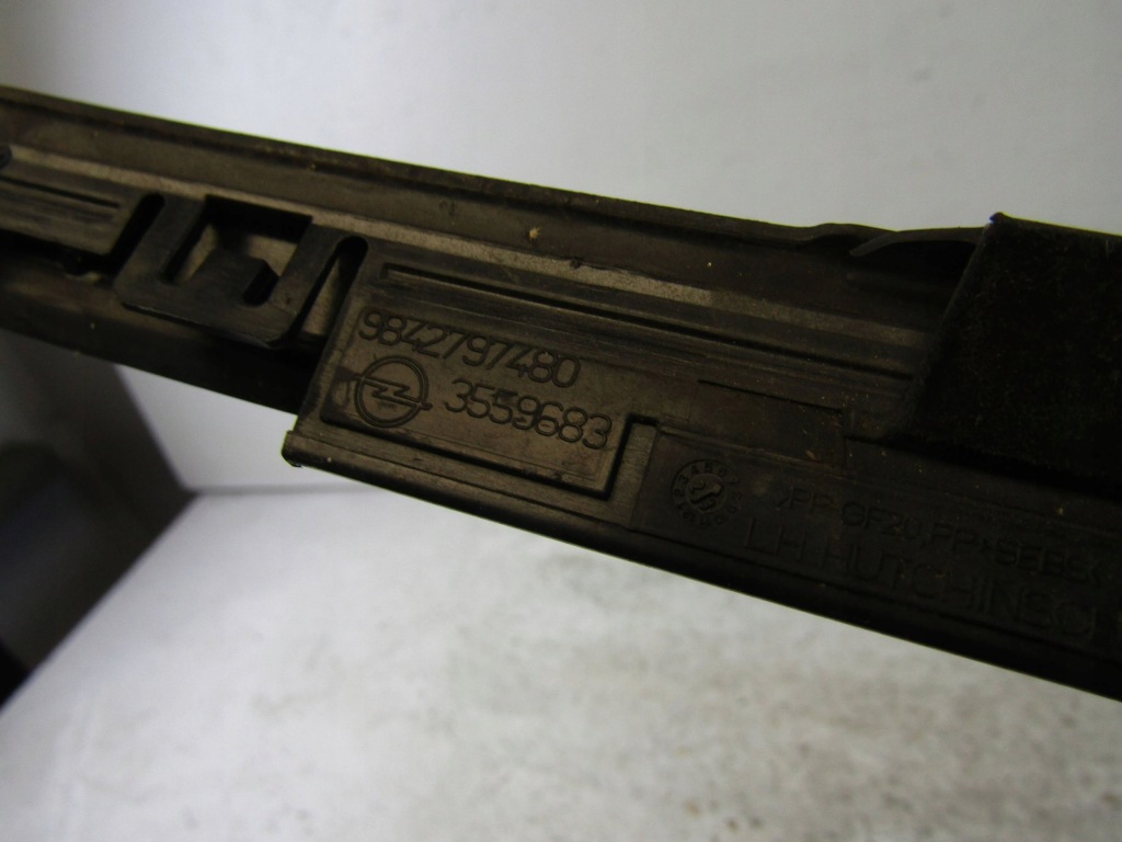 фото №9, Opel corsa f молдинг уплотнитель левая перед 9842797480