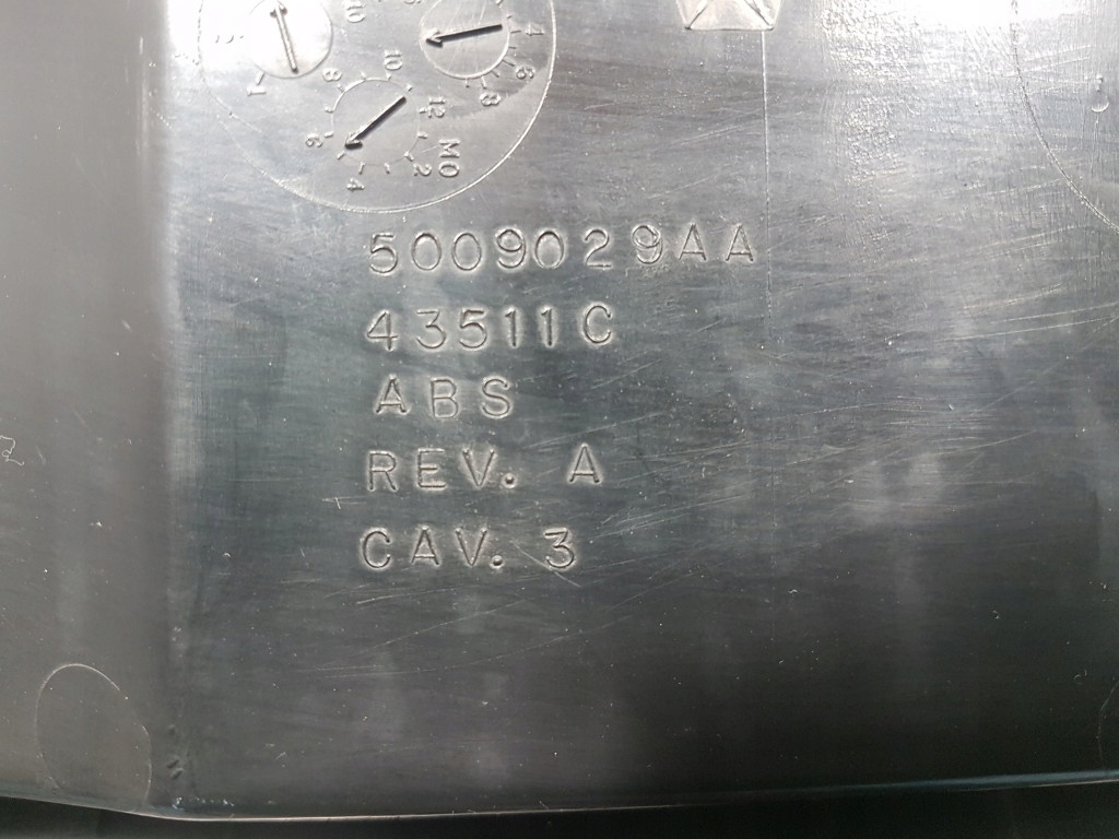 фото №5, Chrysler town and country iv бардачок пассажира 5009029aa