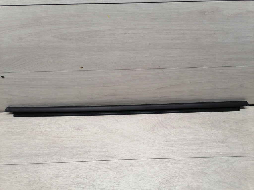 фото №1, Bmw 7 g11 молдинг уплотнитель левый задняя 51357355523