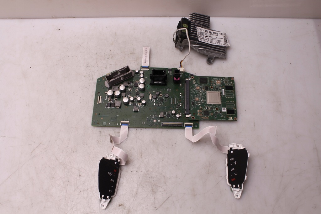 фото №1, Audi r8 4s 16- счетчик бортовой компьютер блок управления матрица