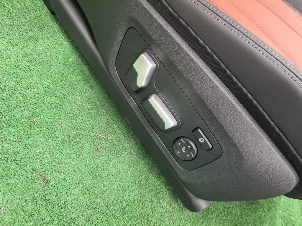 фото №7, Bmw 8 g14 обивка сиденья заднее сиденье обшивки туннель кожа