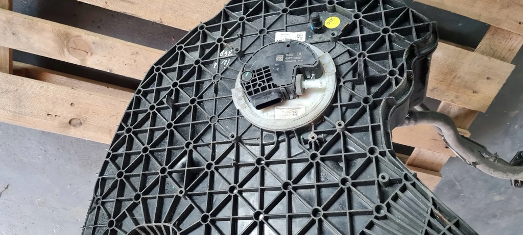 фото №10, A4 b9 8w zbiotnik жидкость adblue 2.0 tdi 8w0131878aj a5 8w