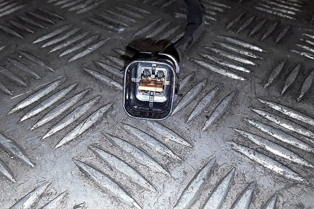 фото №1, Датчик лямбда-зонд hyundai i30 estate fd 392102b000 1.4l бензиновий 2009