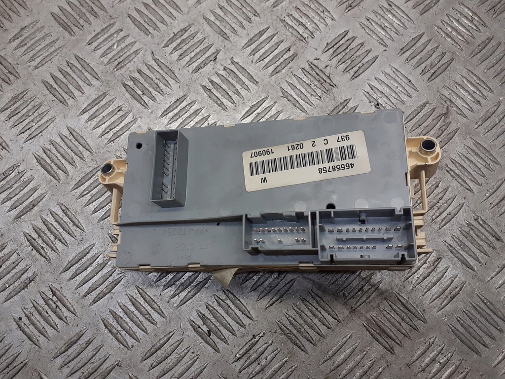 фото №1, Коробка запобіжників alfa romeo gt 1.9 46558758