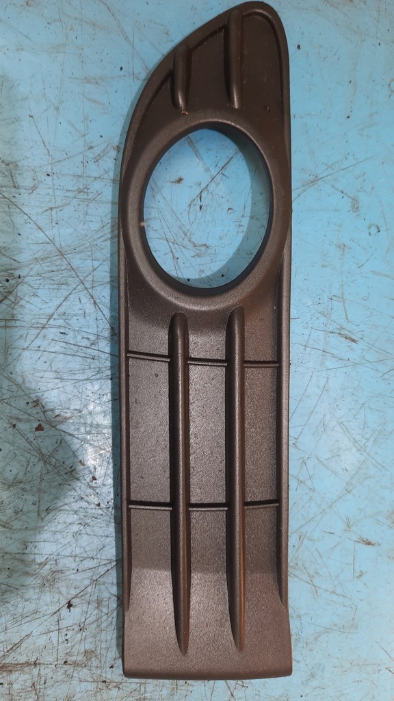 фото №1, Volvo s40 ii рамка решётка противотуманной фары левая 30744919