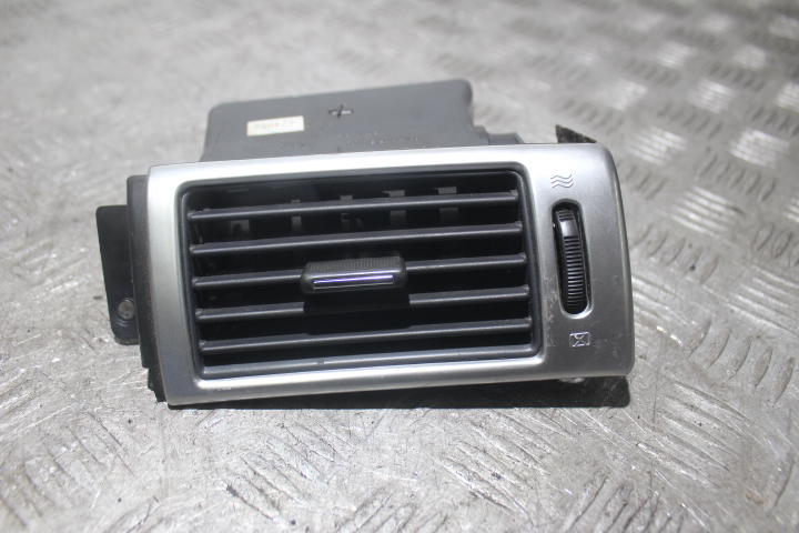 фото №1, Решётка обдув правая chrysler pacifica i