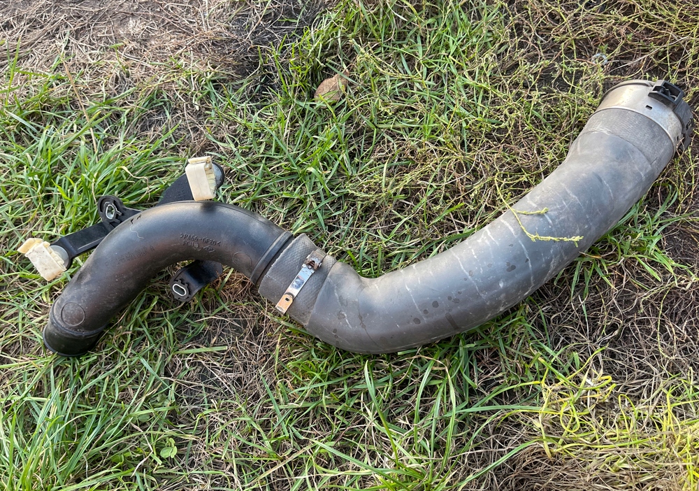 фото №1, Шланг интеркулер воздуха renault kadjar 1.2 tce 144601001r