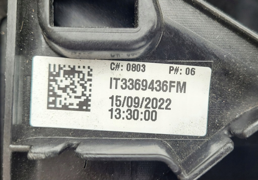 фото №12, Bmw x1 u11 22-24 панель приладів консоль + подушка безпеки пасажира