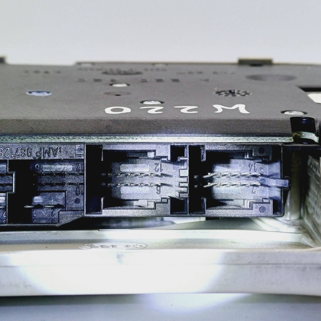 фото №9, Лампа стельовий освітлення кабіни mercedes benz w220 a2208201001 nr826