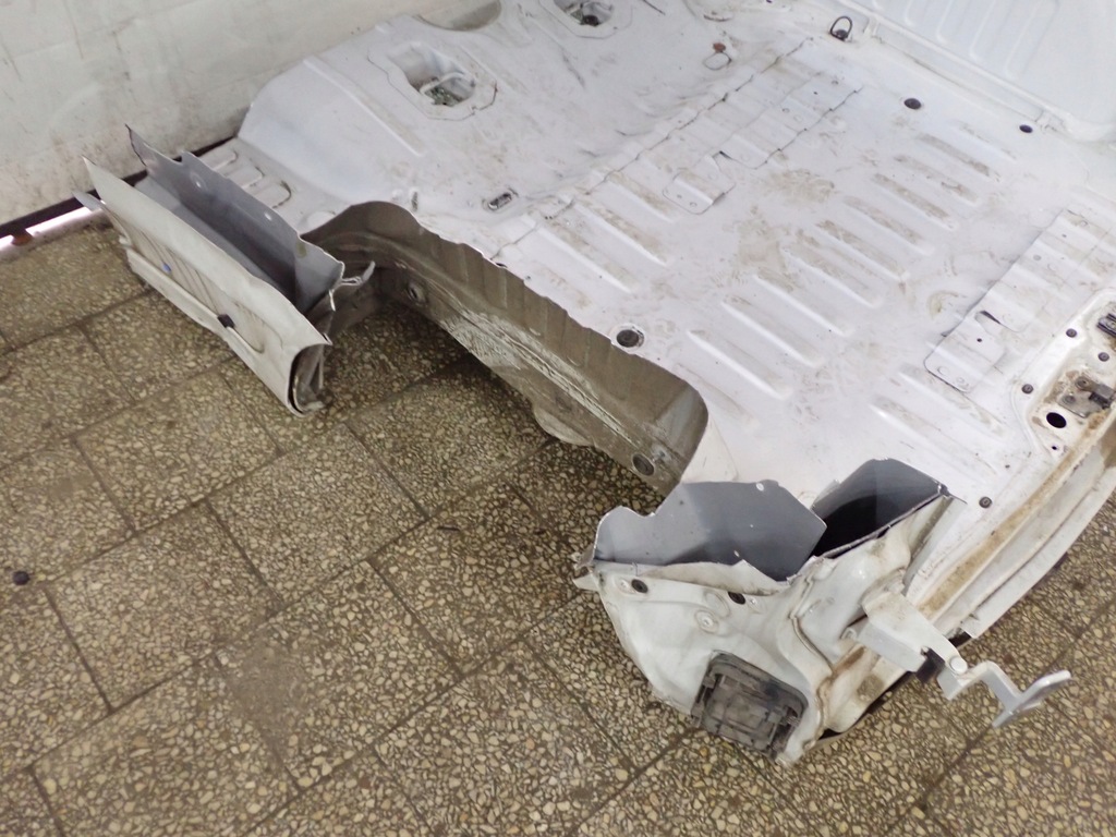 фото №7, Крыло пол четверть задняя правая dacia dokker 2018r ice white bc ov369