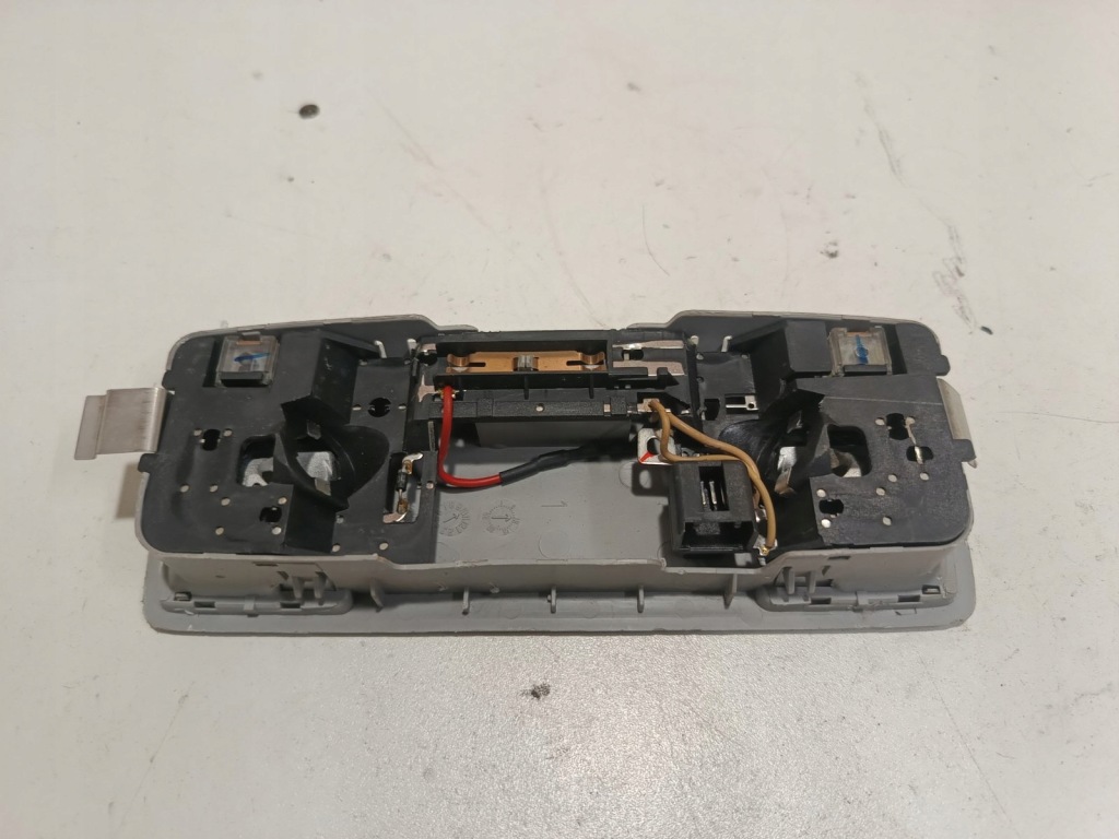 фото №4, Лампа внутренняя средняя mazda 6 i