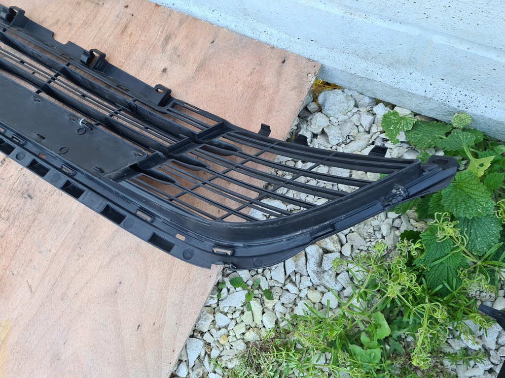 фото №9, Peugeot 308 ii решётка бампера средняя 9804996677