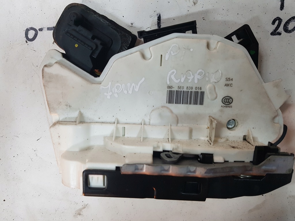 фото №1, Skoda rapid 12-17r замок дверь правый задняя 7 pin