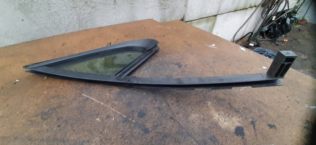 Стекло треугольное дверь левый перед 14r 2008 Киев