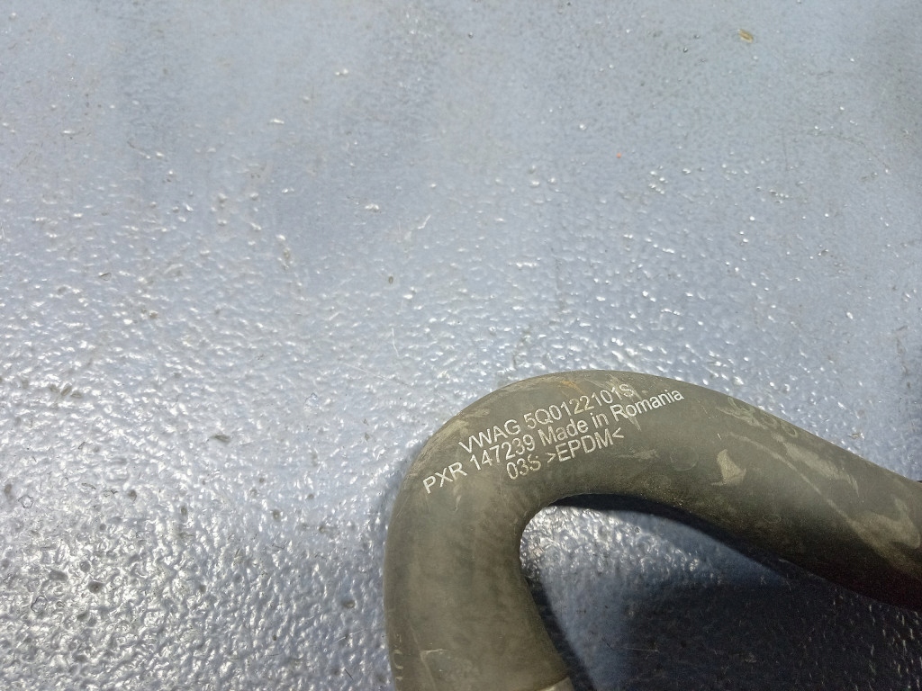 фото №5, Vw passat b8 трубка wąż шланг wody 04l121064f