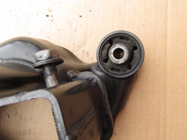 фото №7, Cherokee liberty kj 2.8 crd кронштейн кронштейн опора мост