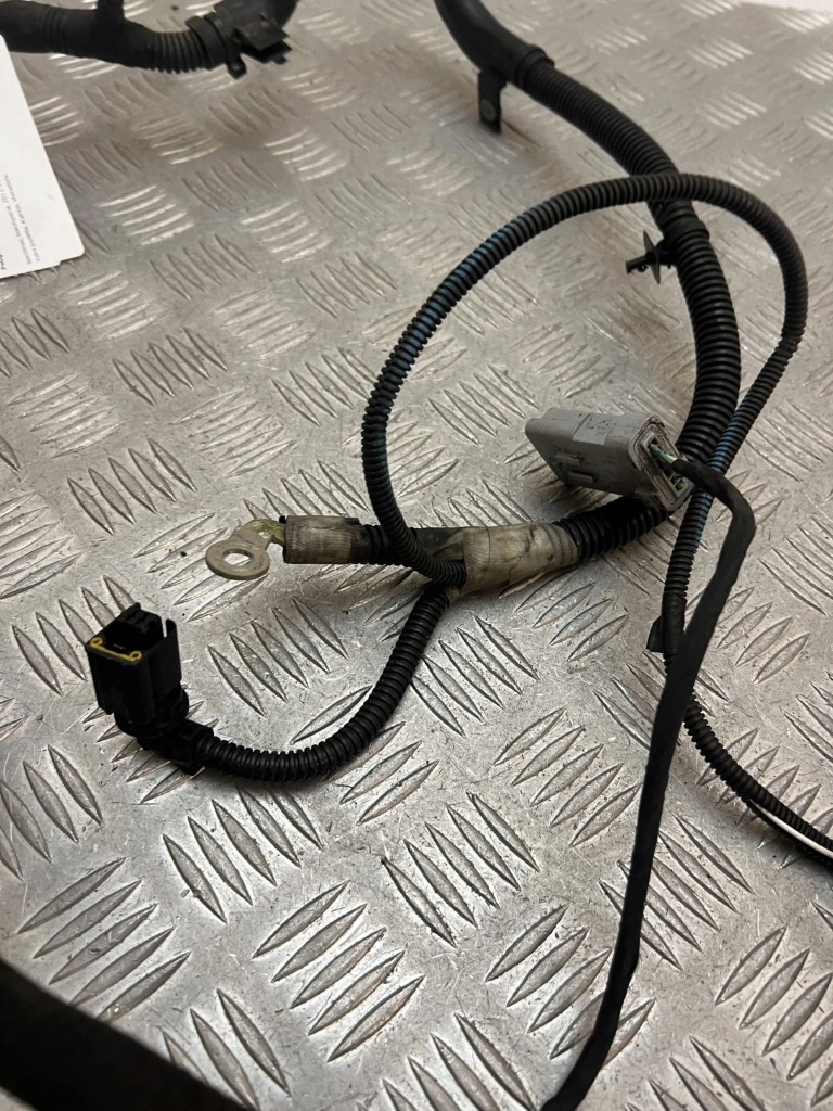 Peugeot 5008 2 2017 plus / клема / шланг акумулятор 9826521880 Доставка