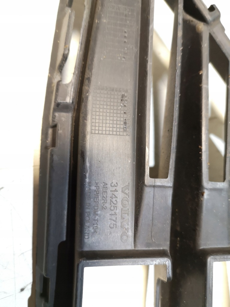 фото №6, Решётка бампера перед volvo xc60 ii 31425175