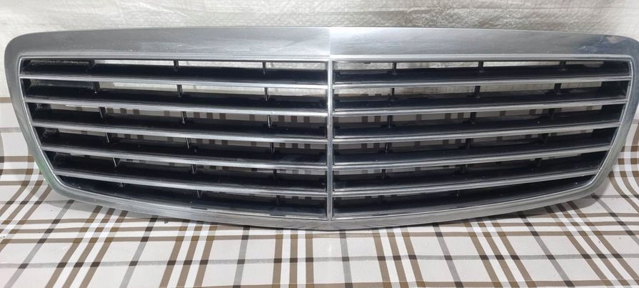 фото №1, Решітка радіатора решітка радіатора mercedes w211 a2118800583