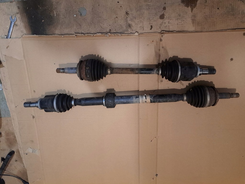 фото №1, Toyota auris ii 1,6 бензин приводной вал