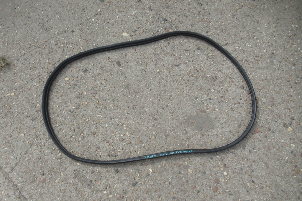 фото №1, Ford fiesta mk7 14r прокладка крышки багажника