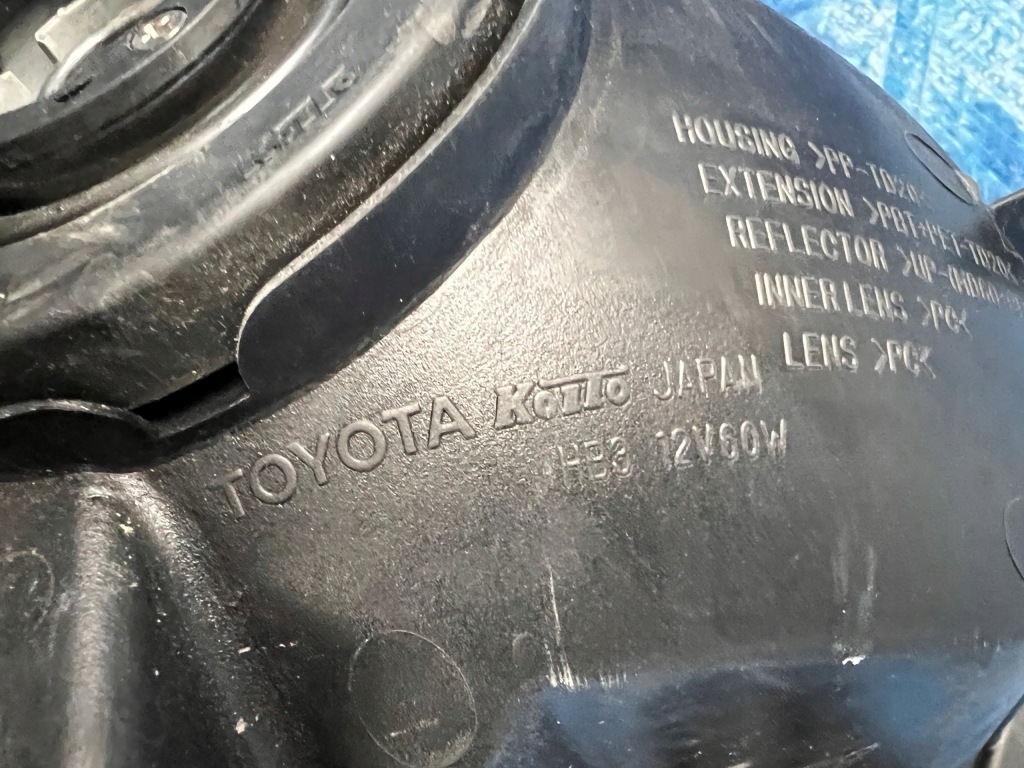 фото №4, Toyota prius lift 12-16 левая лампа передняя