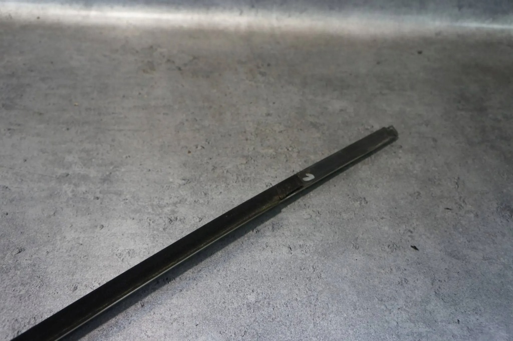 Молдинг скло ущільнювач volvo v40 2 хром правий перед права Зі Шроту