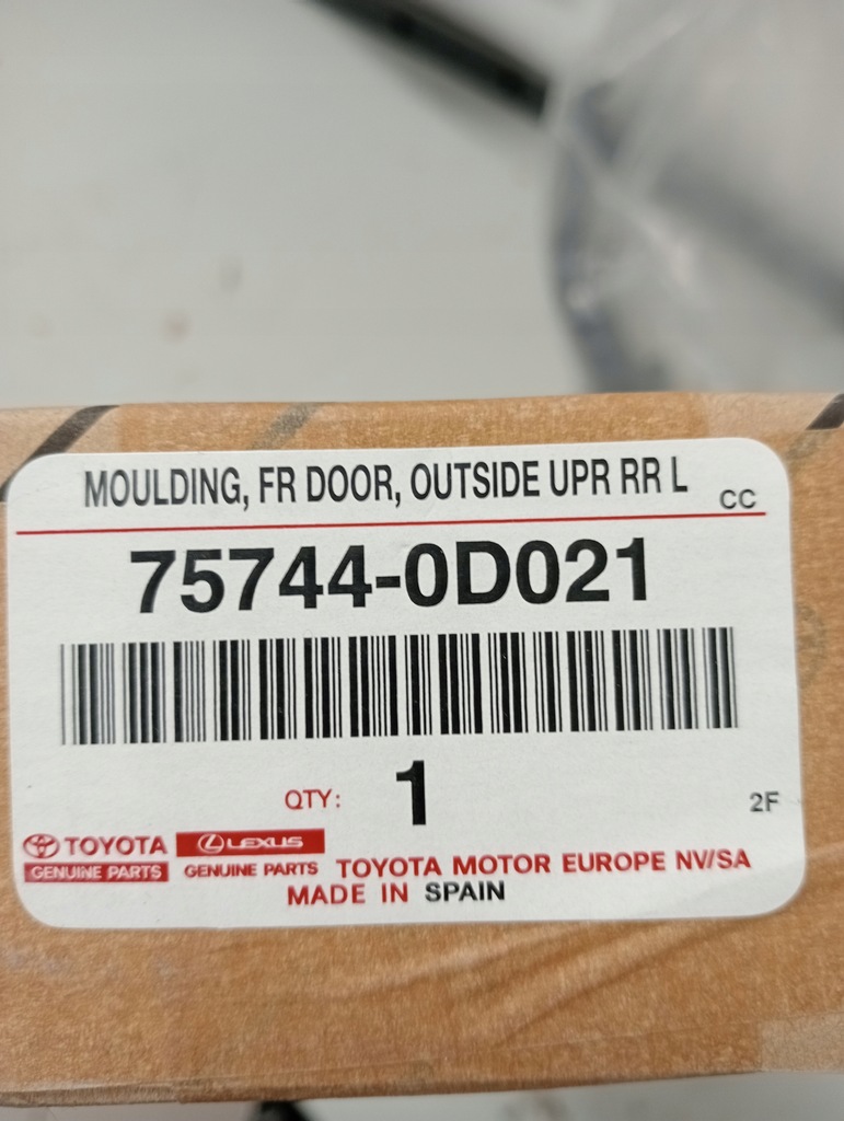 фото №5, Молдинг бічна ліва toyota yaris hybrid 14-20 75744-0d021