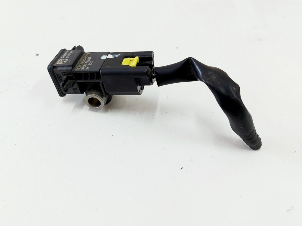 фото №1, Micra k14 renault датчик удара с штекер 20r.