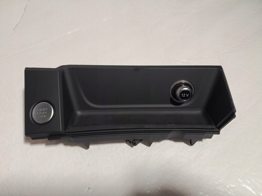 фото №1, Audi a4 b9 полка консоли запуск стоп 8w1864131