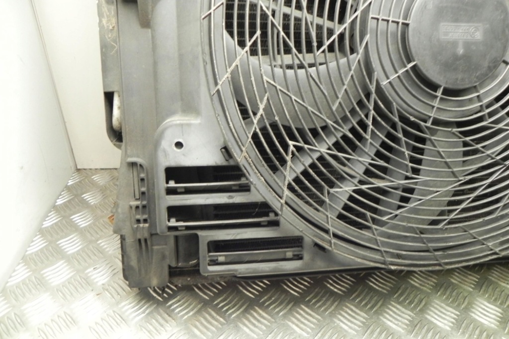 Купити Радіатор води bmw x5 e53 6921382 дизель 160kw 2004