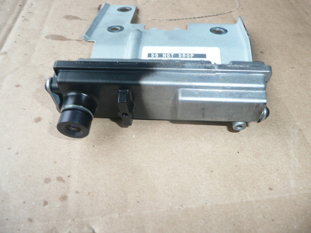 фото №1, Infiniti q70 камера ассистент поперечина 284g3-1me0c