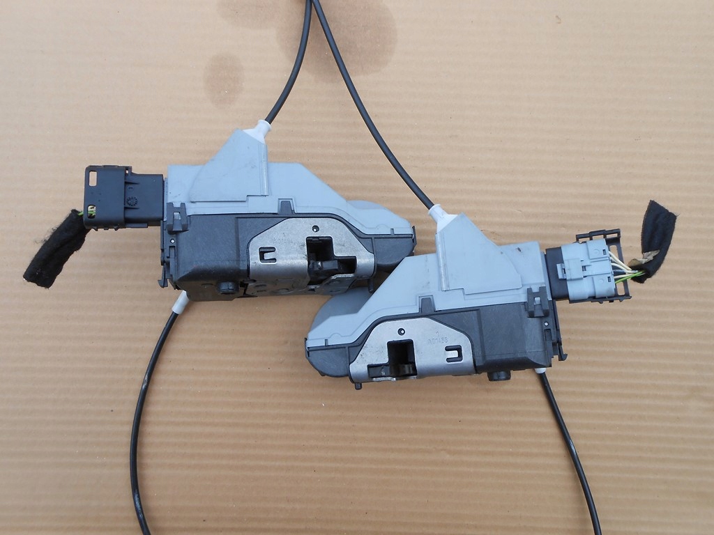 фото №4, Peugeot 308 cc замок дверь