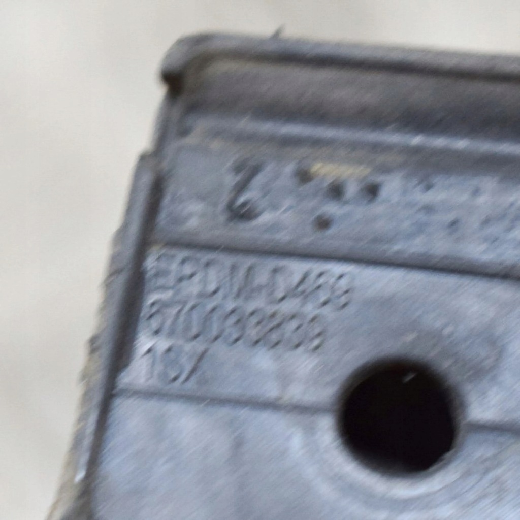 фото №7, Maserati levante 2023 левая сторона резиновый прокладка дверь задних