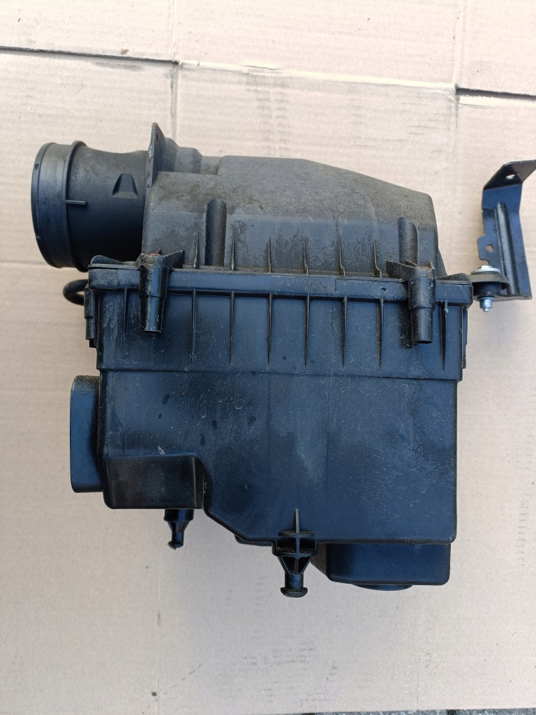 фото №1, Корпус фильтра воздуха jaguar f-pace x761 velar 3.0d