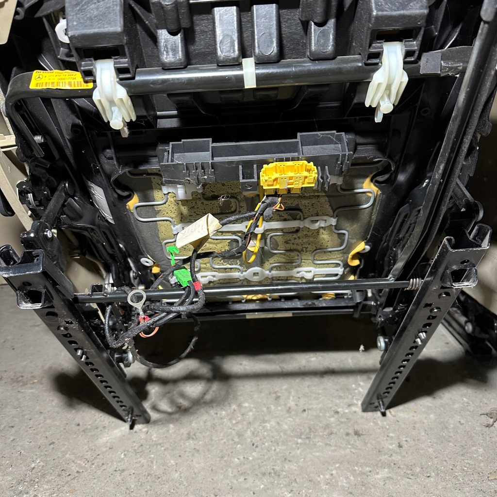 фото №5, Сиденья заднее сиденье кожа mercedes-benz skl w171