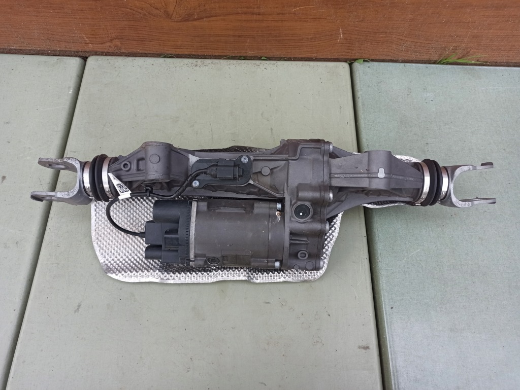 фото №1, Задняя oś поворотная audi q7 q8 cayenne 9y 4m0501055ac