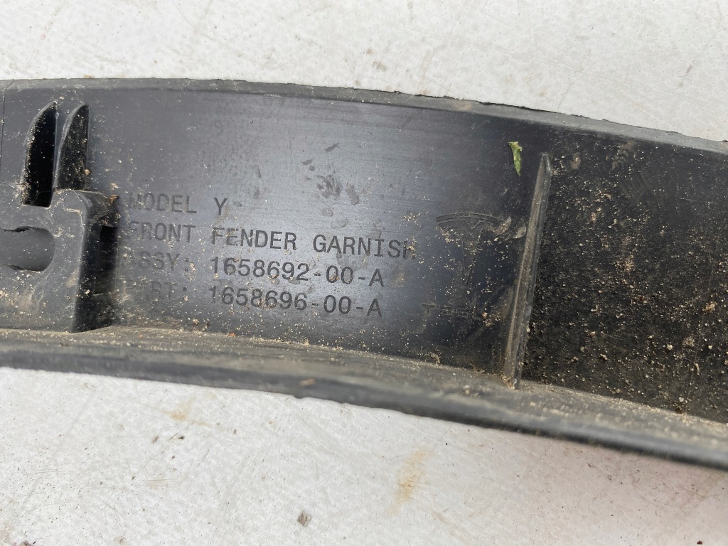 фото №12, Tesla y 19- молдинг накладка крыла перед правая 1658692-00-a