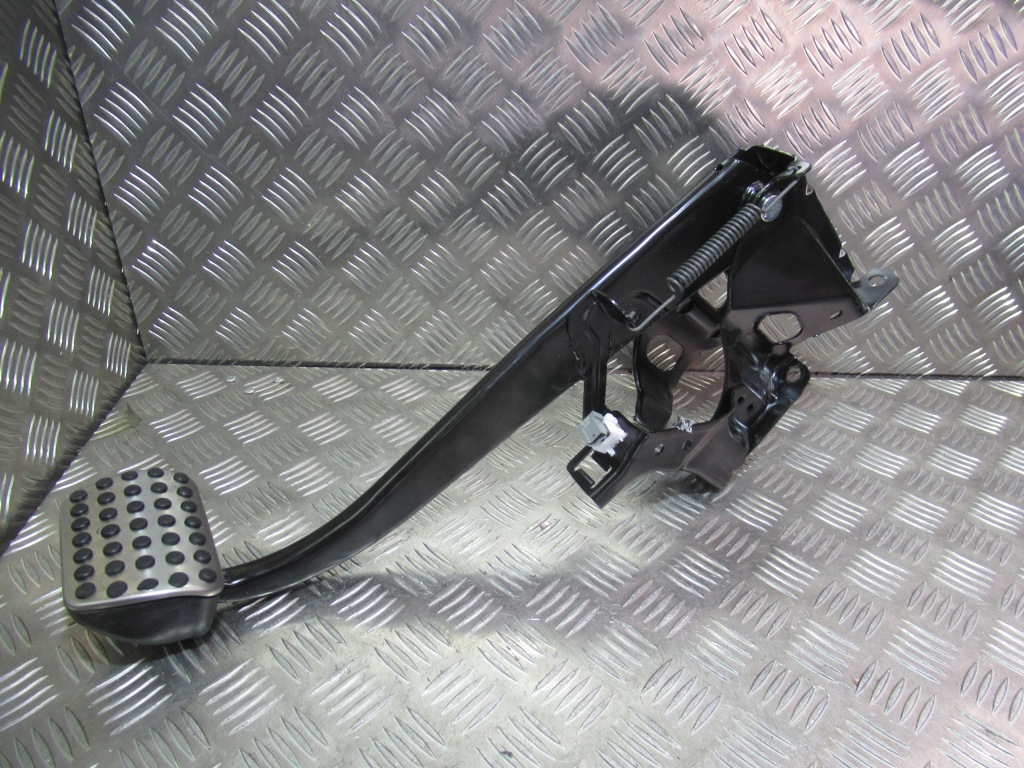 фото №1, Mercedes v-klasa w447 педаль тормоза a4472901301