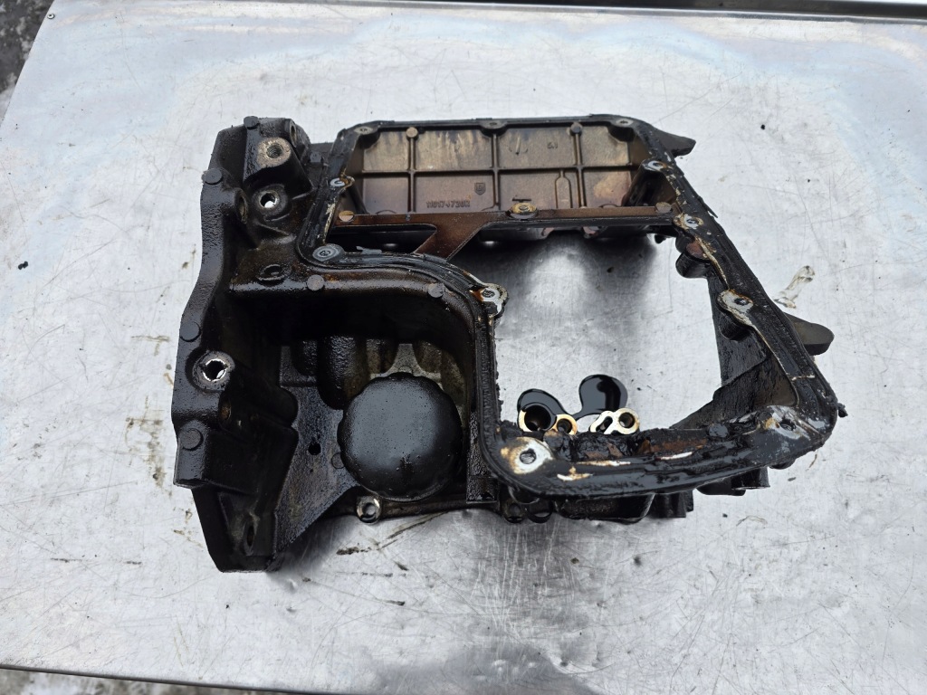 Купити Основа картера оливи 1.0 renault smart 110174720r twingo картер iii