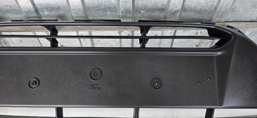 Решітка середня бампера ford c-max mk. ii am51-17b968-b Ціна