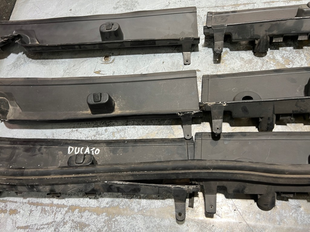 Жабо верхній пластиковий ducato boxer jumper iii 06-14 комплект європа Київ