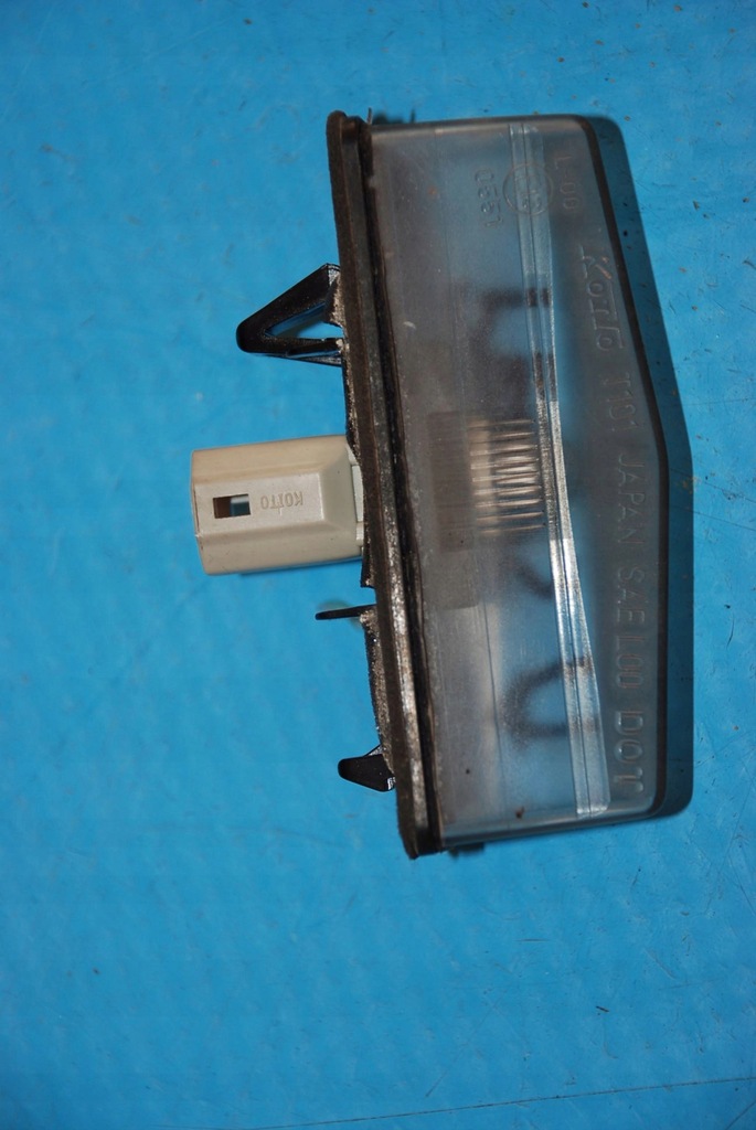 фото №2, Toyota prius ii лампа освітлення номерного знака кришки