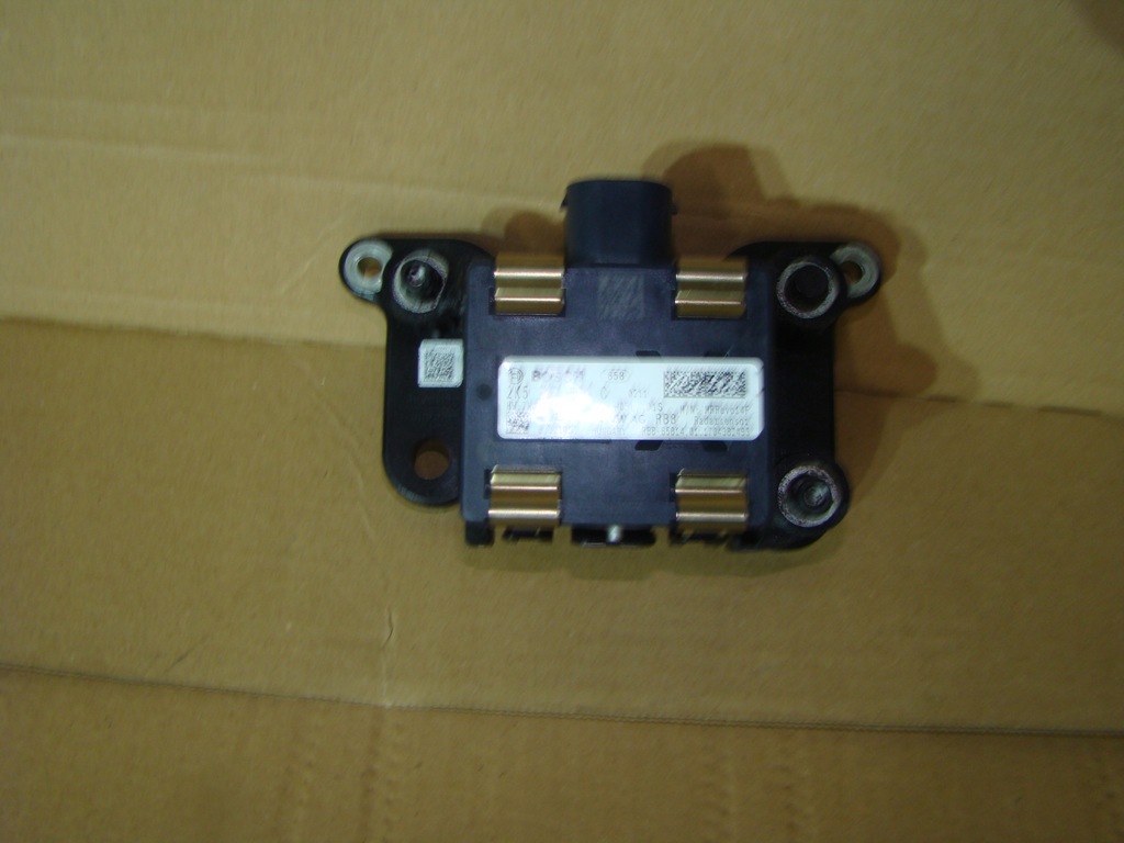 фото №1, Vw caddy 2k5 15r .радар датчик distronic