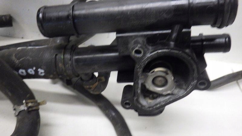 фото №7, Корпус термостата wąż труба trafic vivaro 2.0 dci