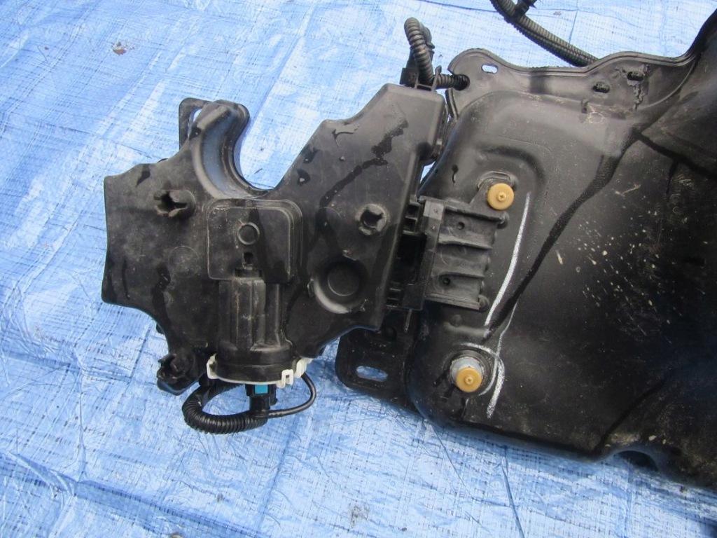 фото №9, Opel grandland x 1.6d 2017 бак топлива bak заливная горловина