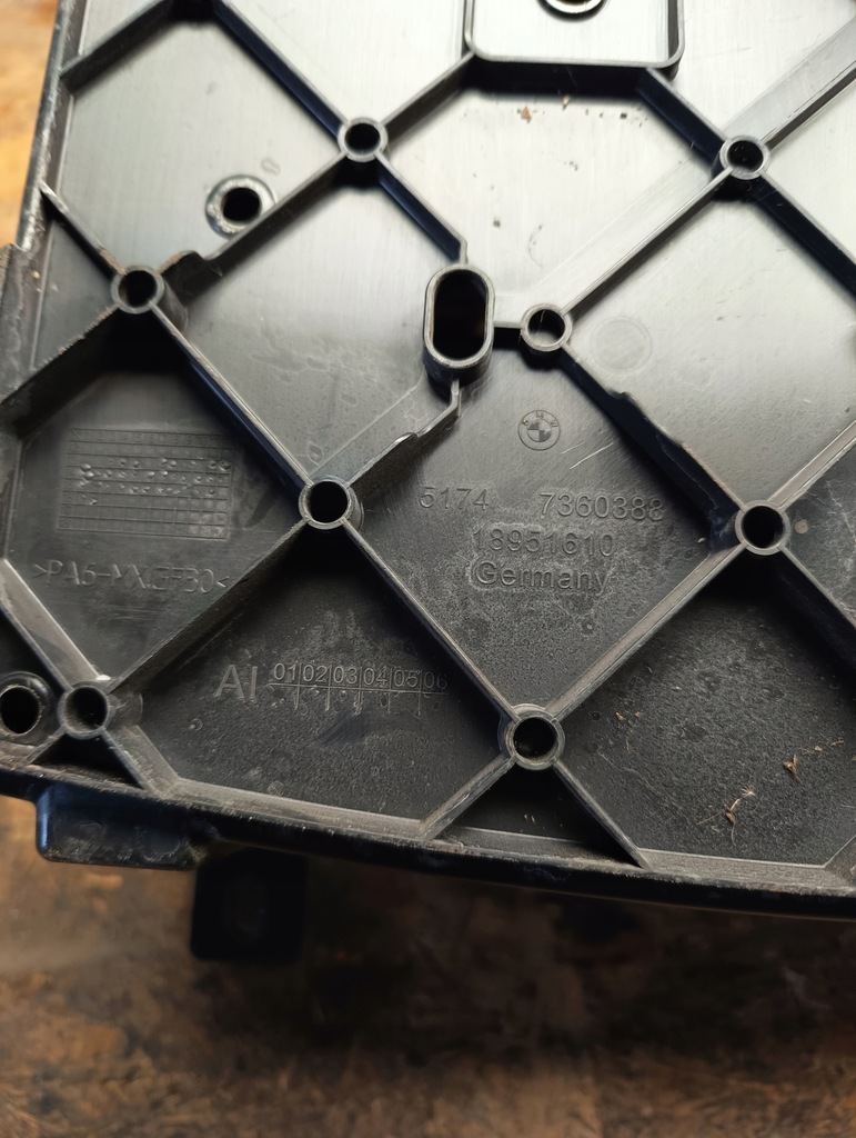 фото №6, Bmw i3 l01 бардачок перед передний низ капот 7360388